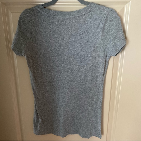 MOSSIMO Basic T - Picture 3 of 3